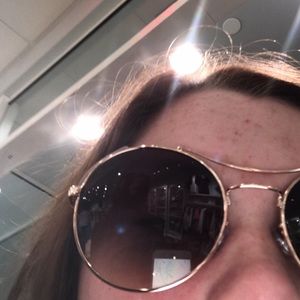 Meet your Posher, Leela